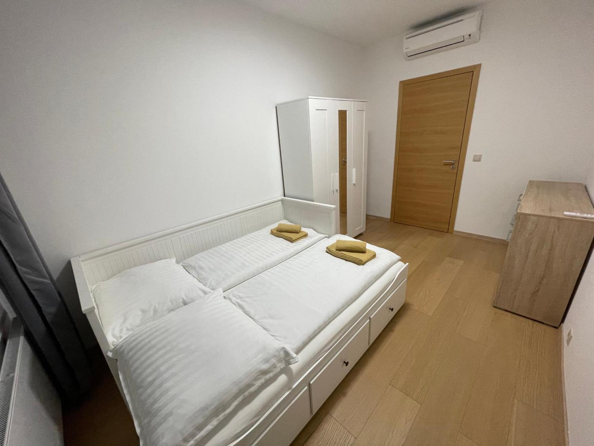 Sag Panorama City Apartment 3 Rooms Free Parking Free Wifi Bratislava Eksteriør bilde